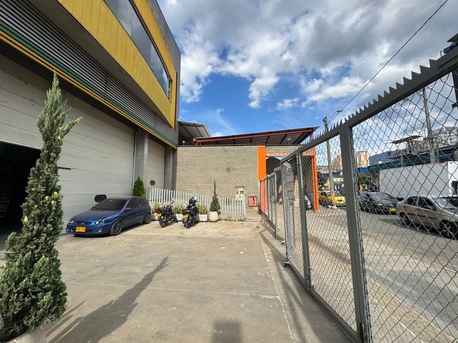 Bodega en arriendo en El Chagualo, Centro, Medellín — foto 1 de 20