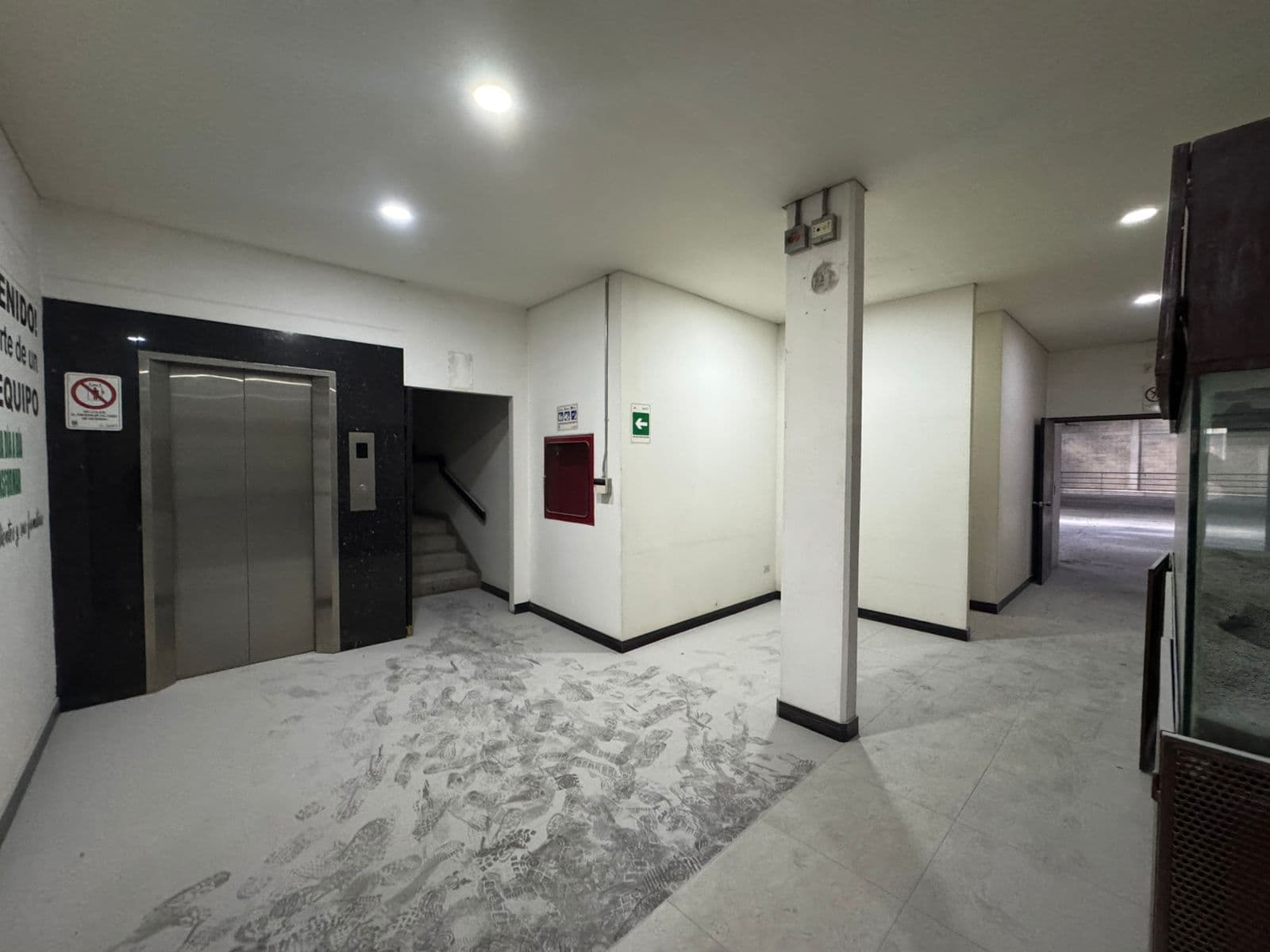 Oficina en arriendo en El Chagualo, Centro, Medellín — foto 1 de 20