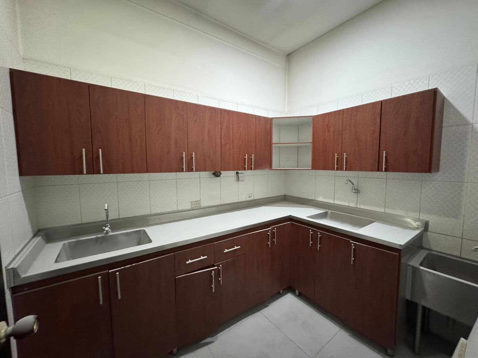 Oficina en arriendo en El Chagualo, Centro, Medellín — foto 2 de 20