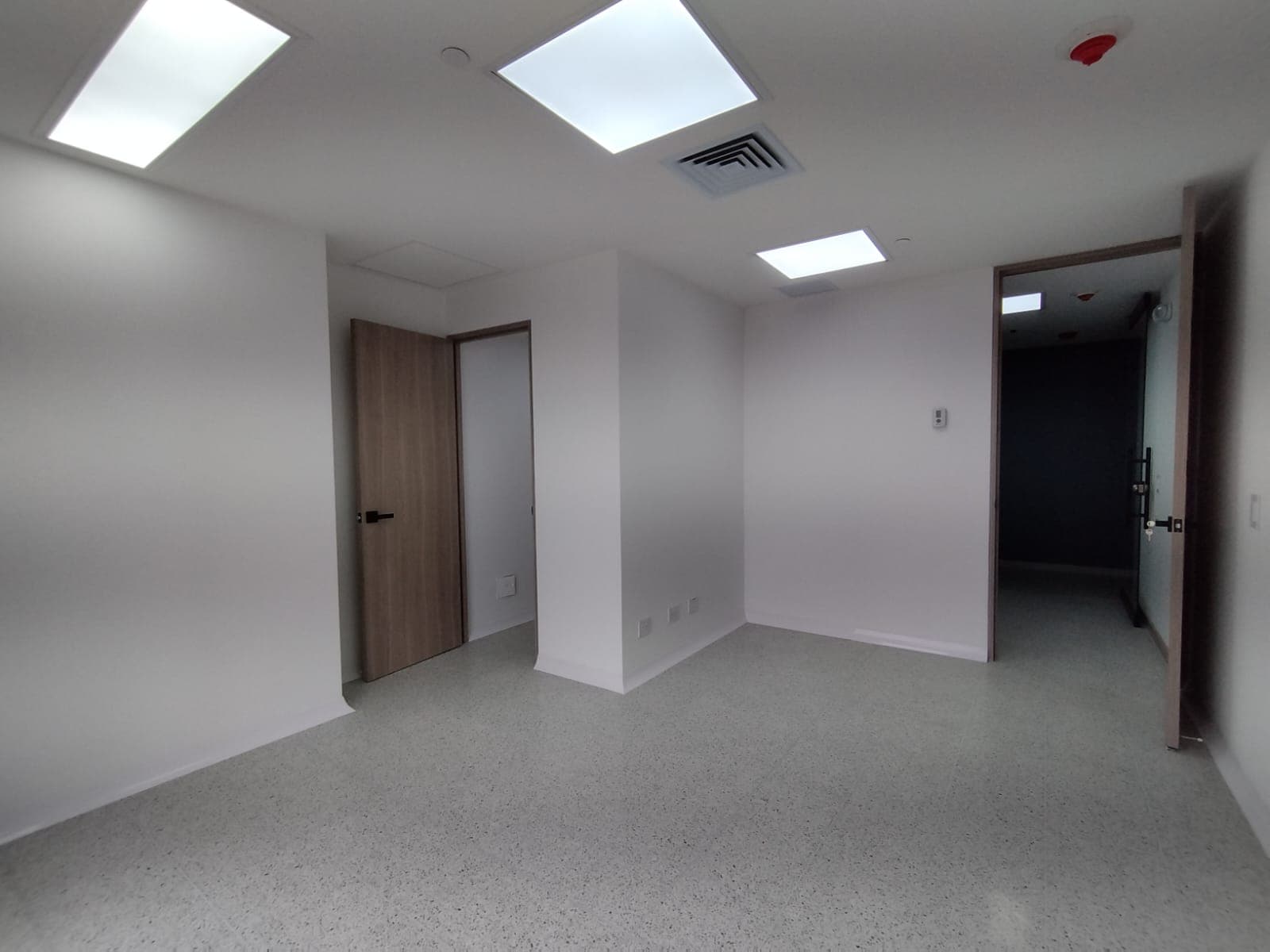 Consultorio en arriendo en San Diego, El Poblado, Medellín — foto 5 de 12