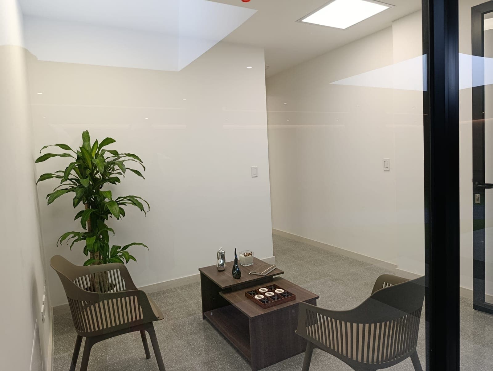 Consultorio en arriendo en Los Colores, Laureles, Medellín — foto 3 de 14