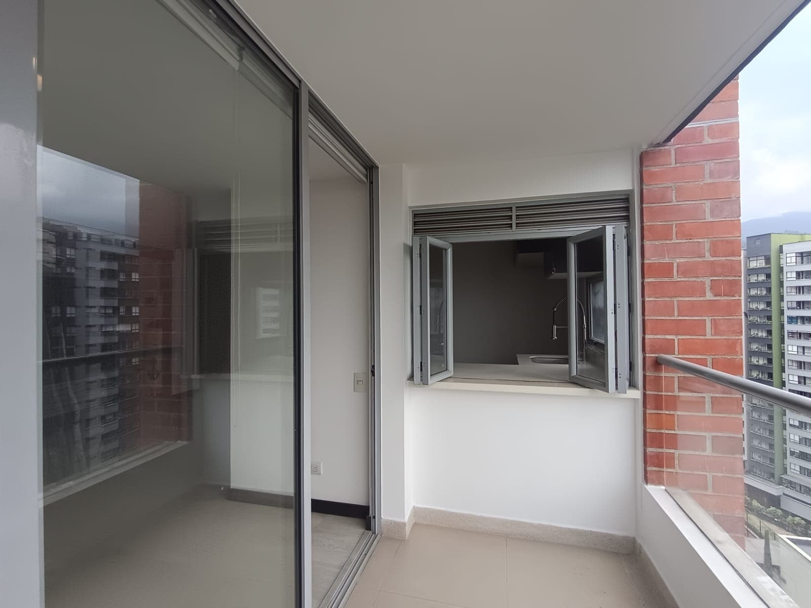 Apartamento en arriendo en Loma De Las Brujas, Envigado — foto 1 de 20