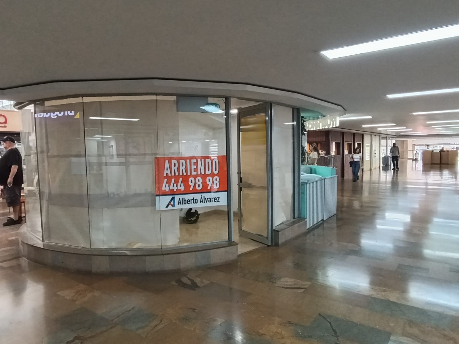 Local en arriendo en San Diego, El Poblado, Medellín — foto 1 de 11