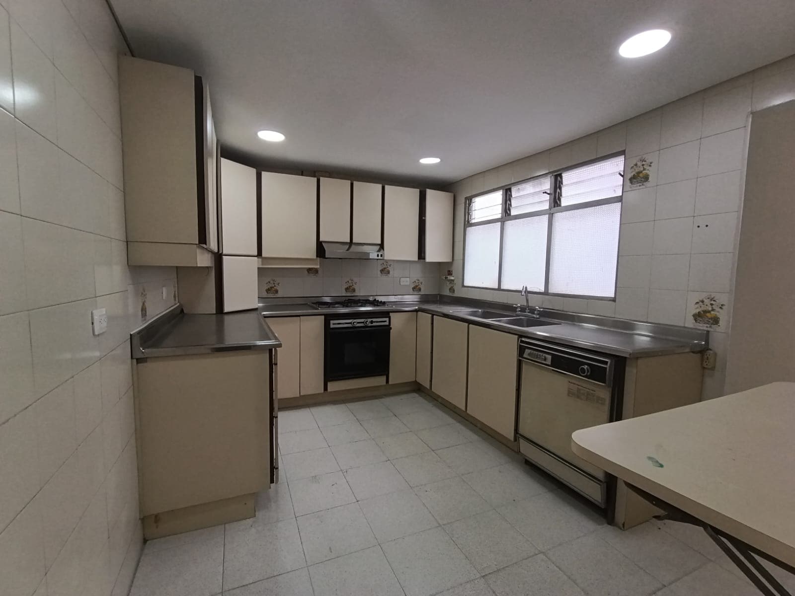 Casa Comercial en arriendo en Estadio, Laureles, Medellín — foto 2 de 20