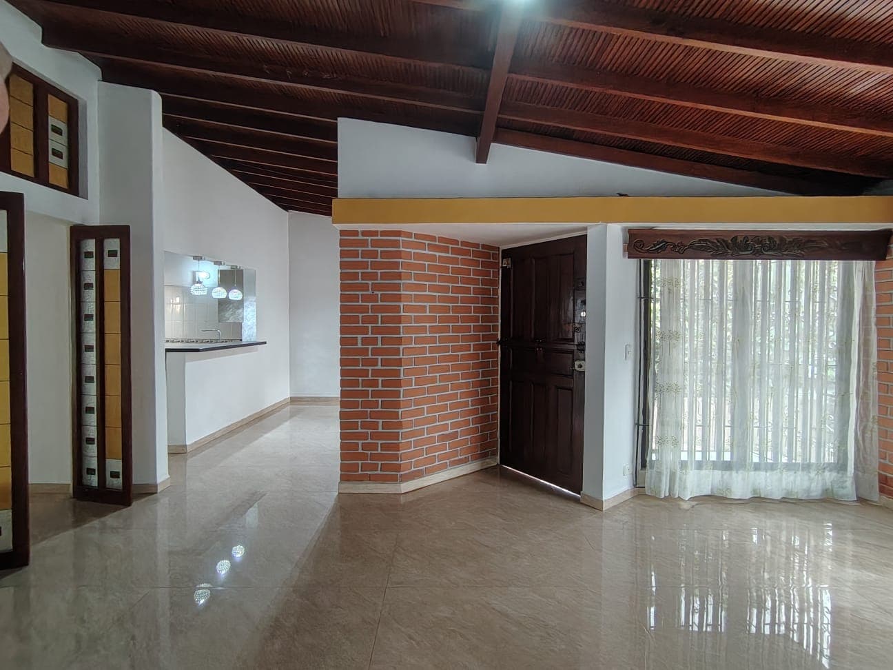 Casa Vivienda en arriendo en El Velódromo, Laureles, Medellín — foto 1 de 20