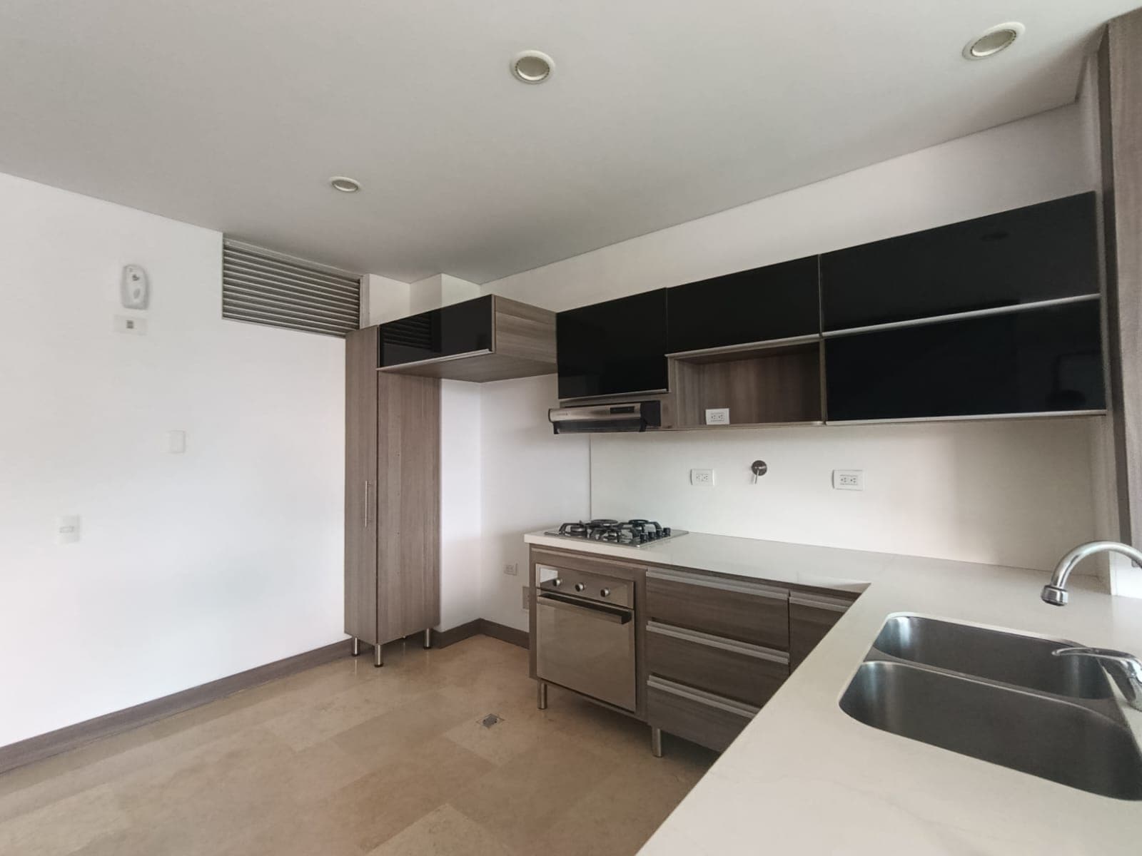 Apartamento en arriendo en Aves María, Sabaneta — foto 2 de 17