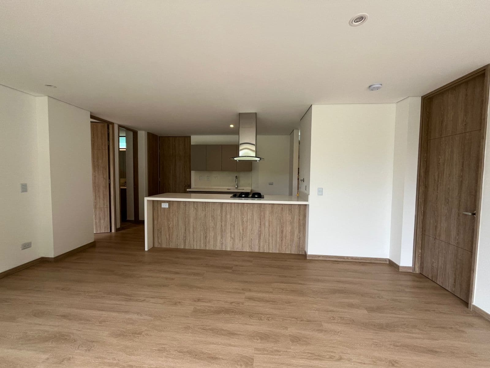 Apartamento en arriendo en Retiro — foto 1 de 14