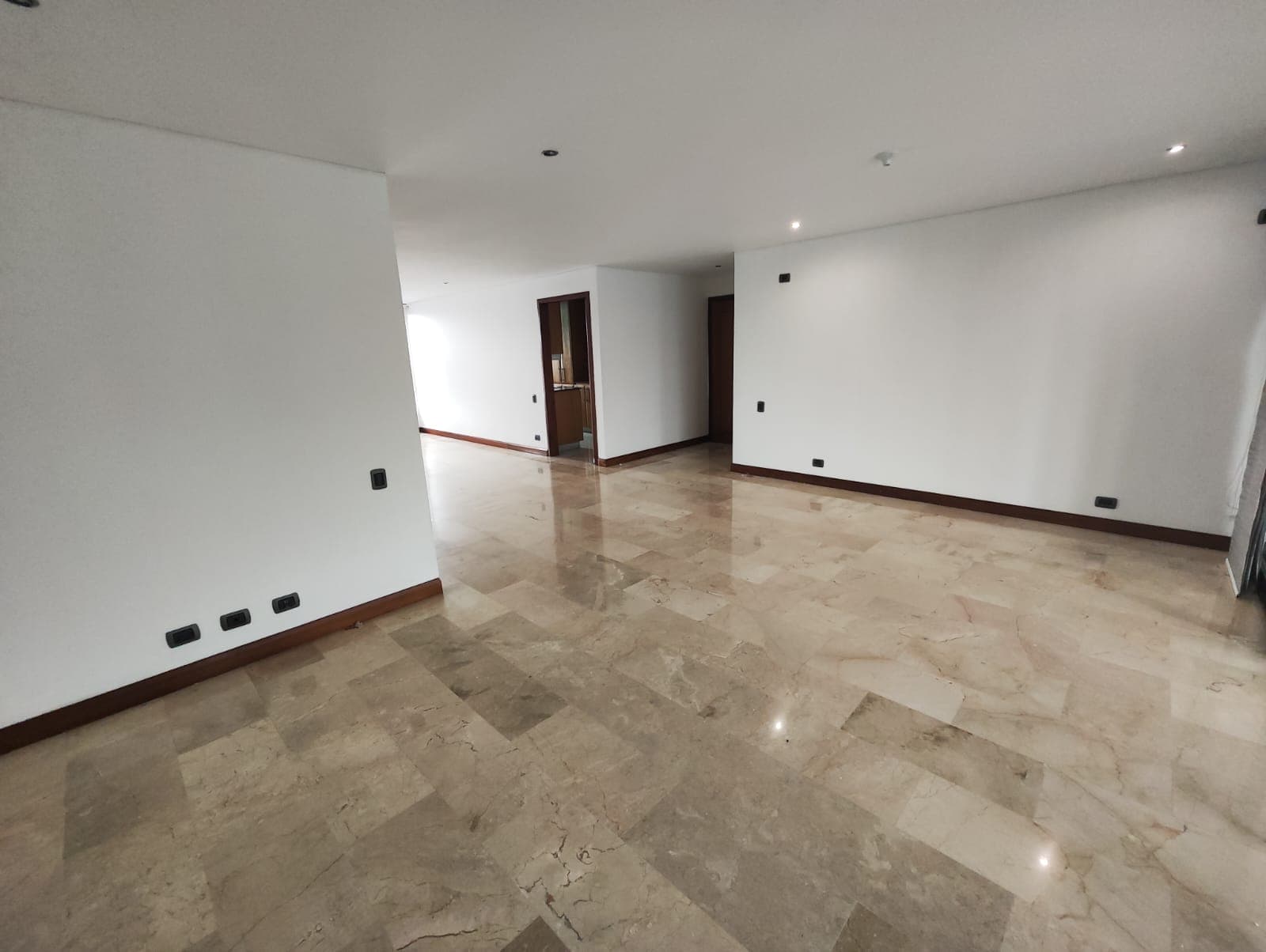 Apartamento en arriendo en La Florida El, El Poblado, Medellín — foto 2 de 20
