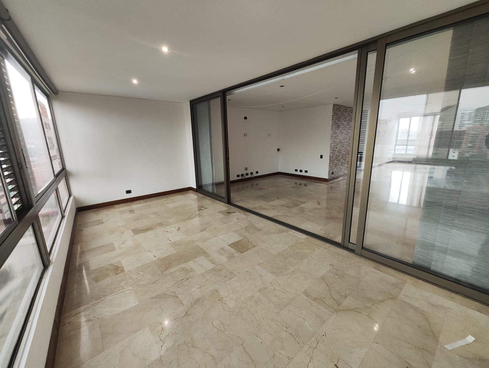 Apartamento en arriendo en La Florida El, El Poblado, Medellín — foto 4 de 20
