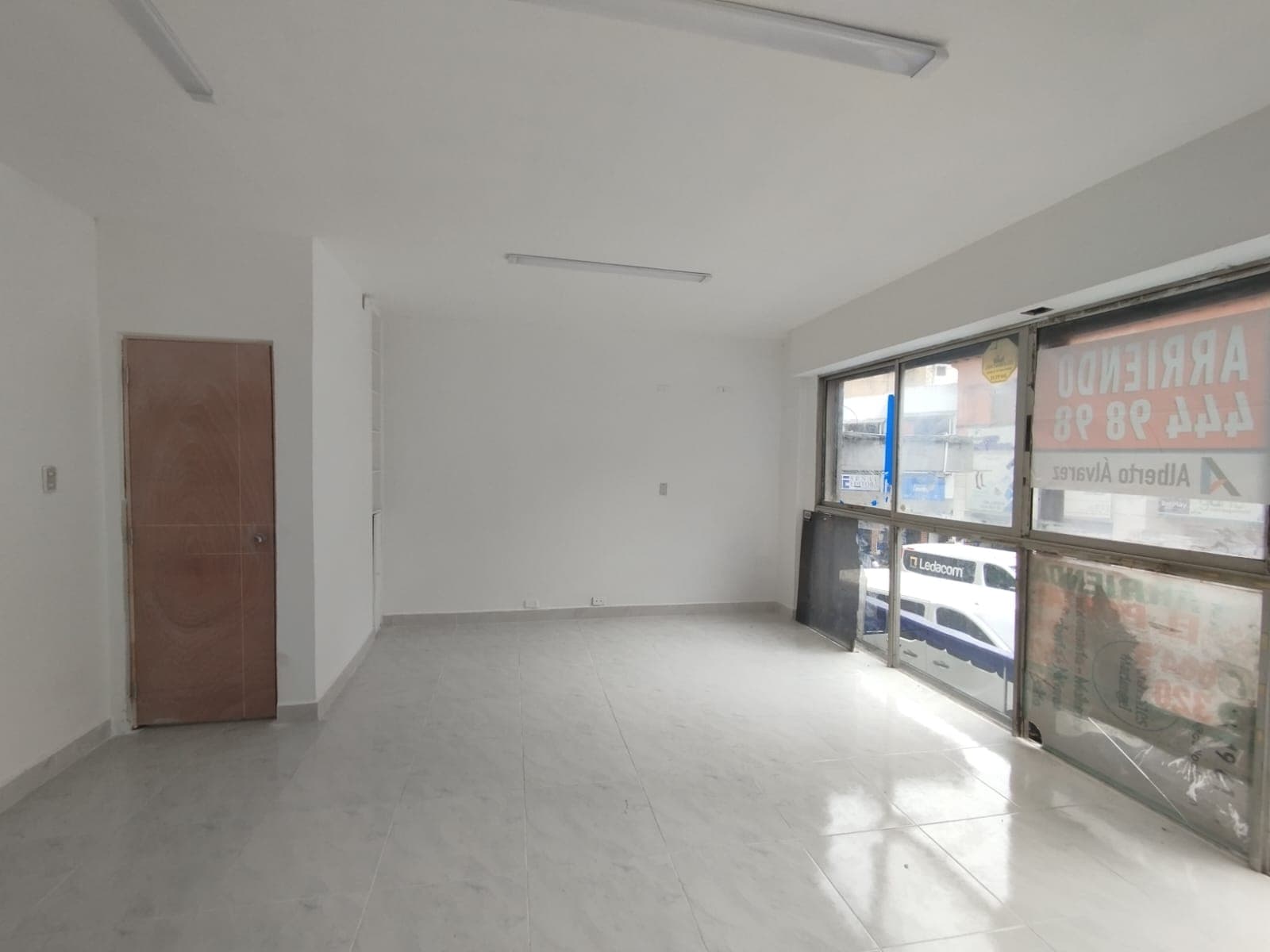 Local en arriendo en La Candelaria, Centro, Medellín — foto 1 de 10