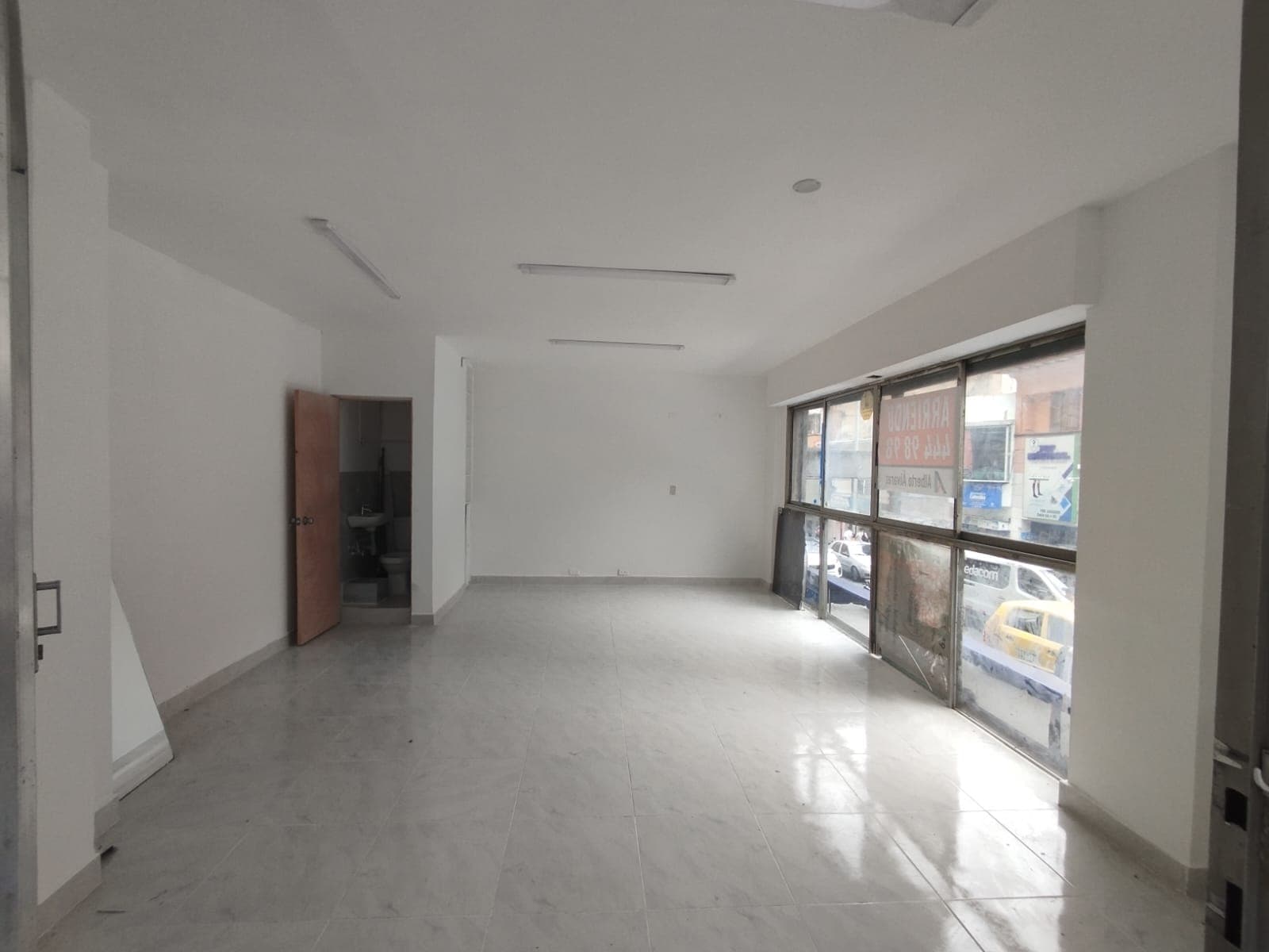 Local en arriendo en La Candelaria, Centro, Medellín — foto 2 de 10