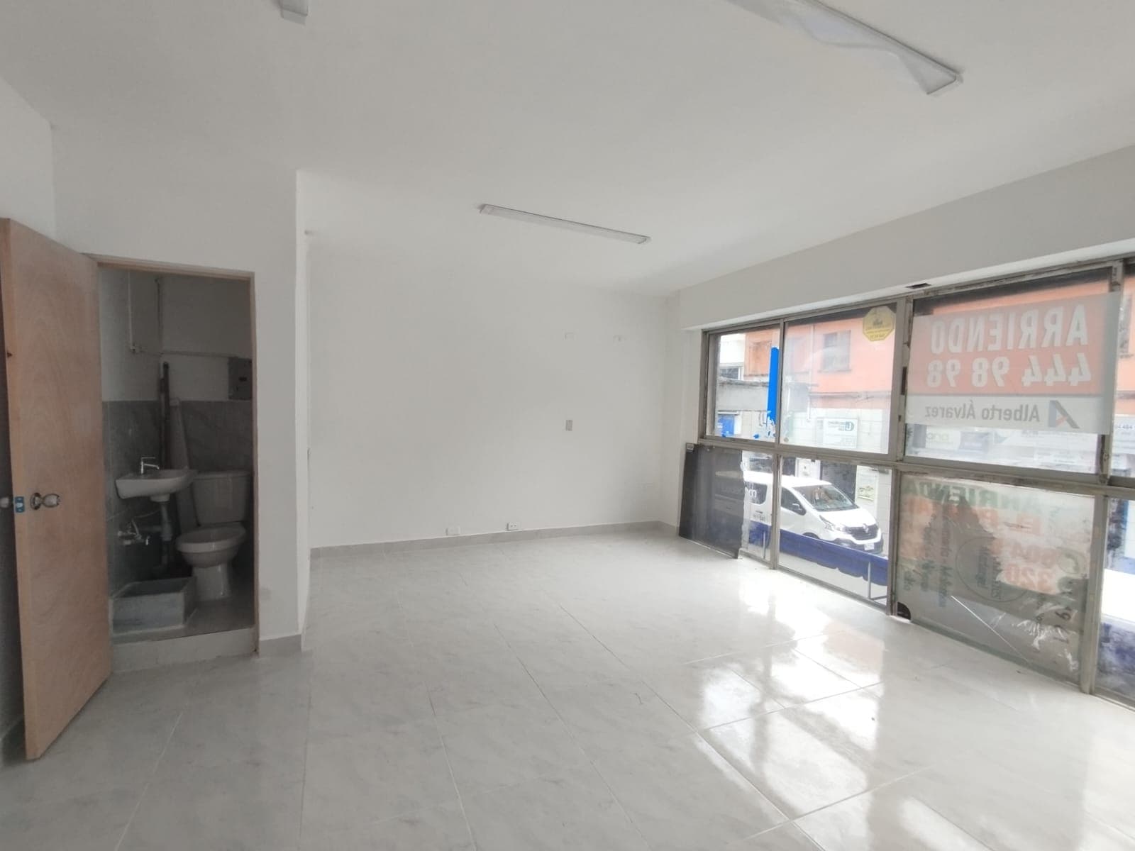Local en arriendo en La Candelaria, Centro, Medellín — foto 3 de 10