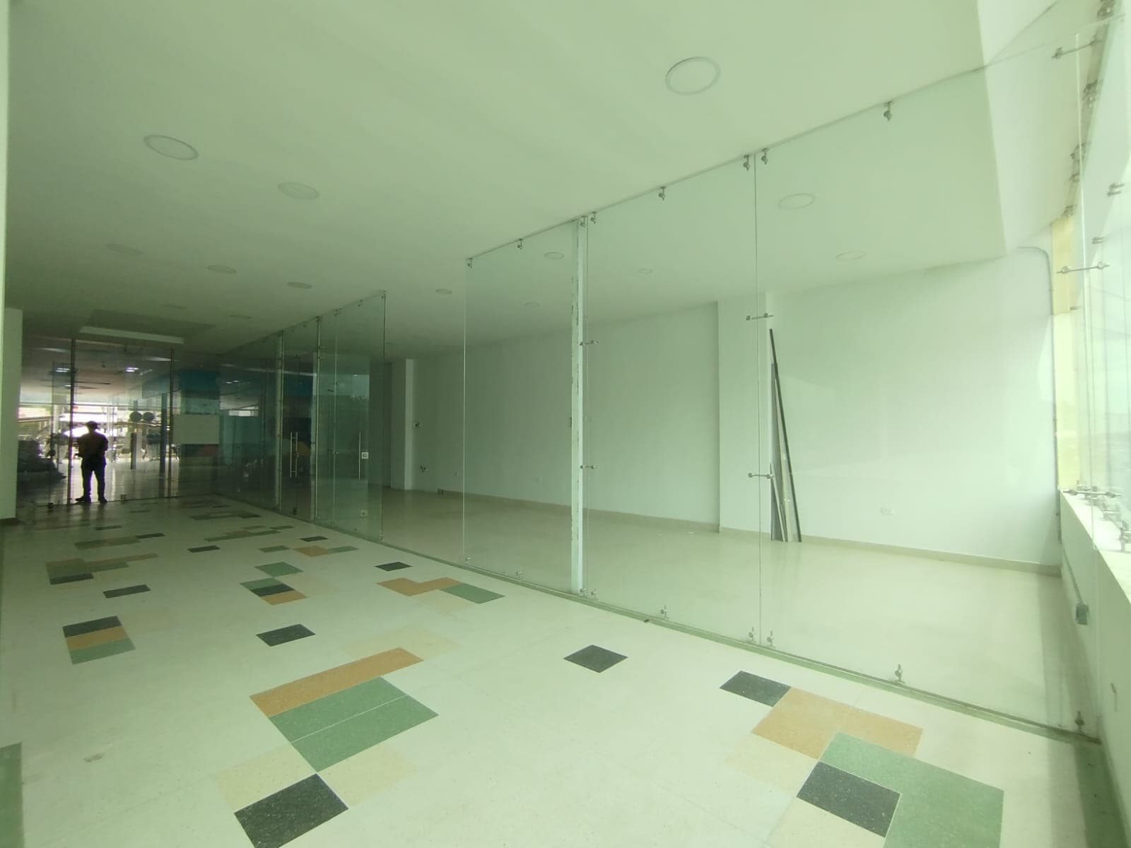 Local en arriendo en Marinilla — foto 3 de 10