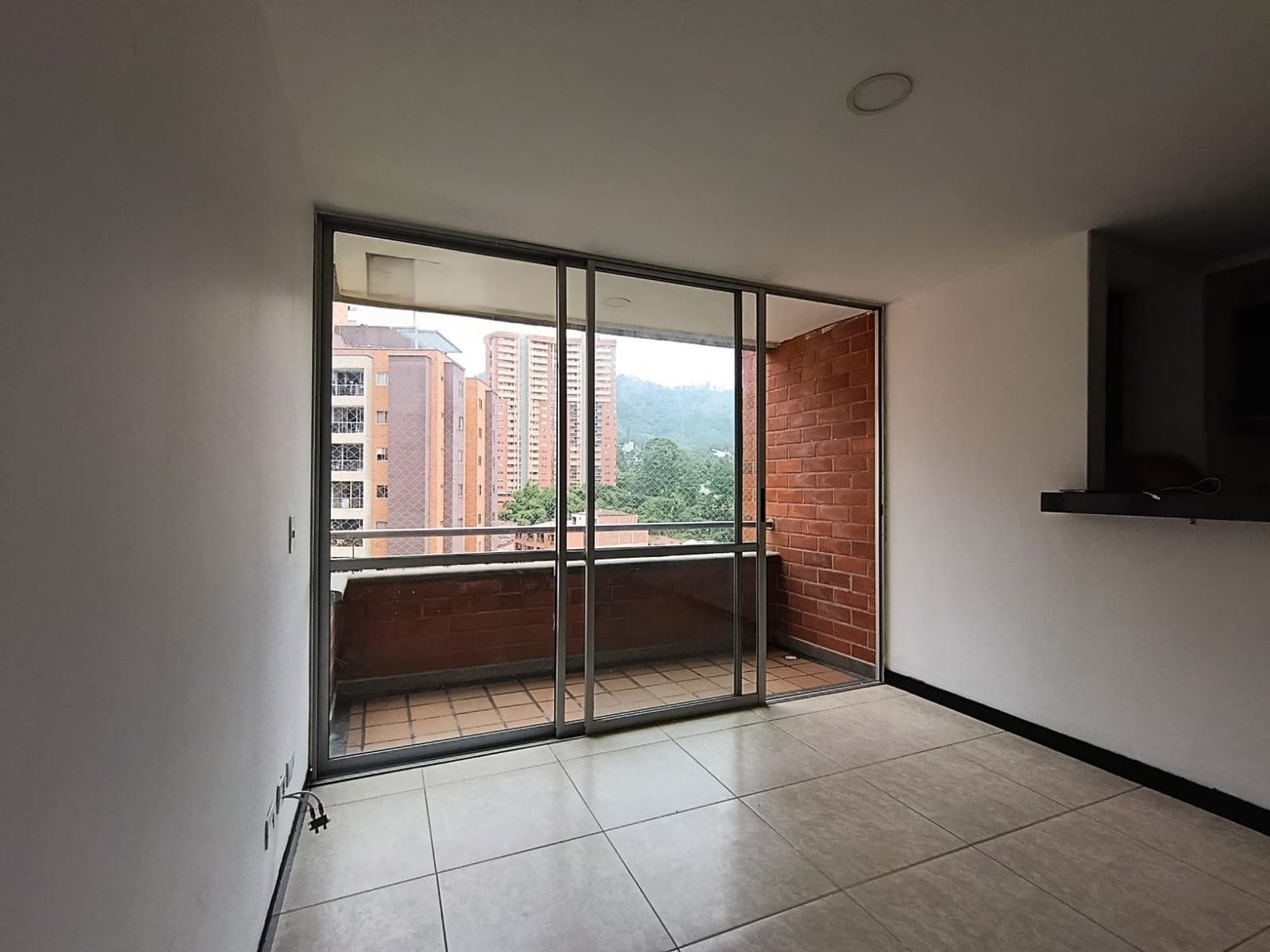 Apartamento en arriendo en La Doctora, Sabaneta — foto 1 de 12