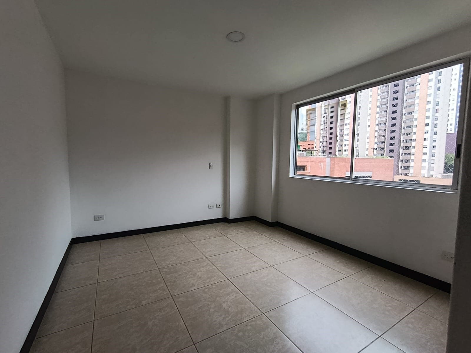 Apartamento en arriendo en La Doctora, Sabaneta — foto 4 de 12