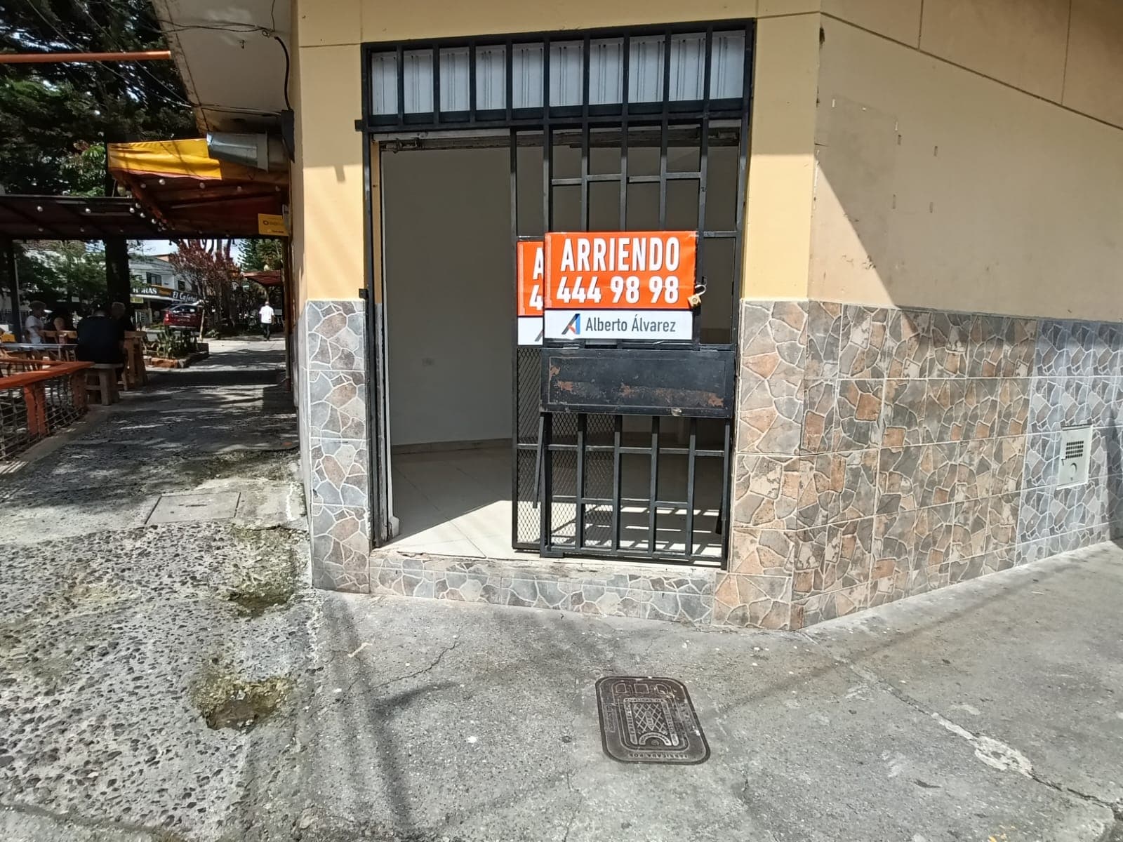 Local en arriendo en Santa Mónica, La America, Medellín — foto 1 de 16