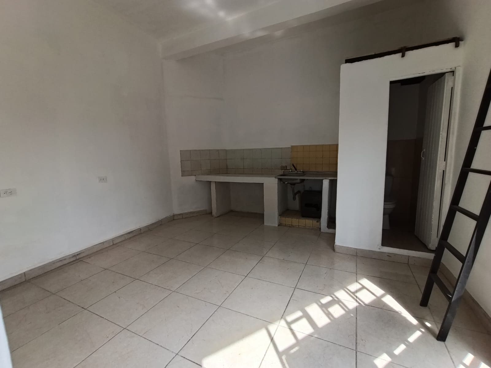 Local en arriendo en Santa Mónica, La America, Medellín — foto 3 de 16