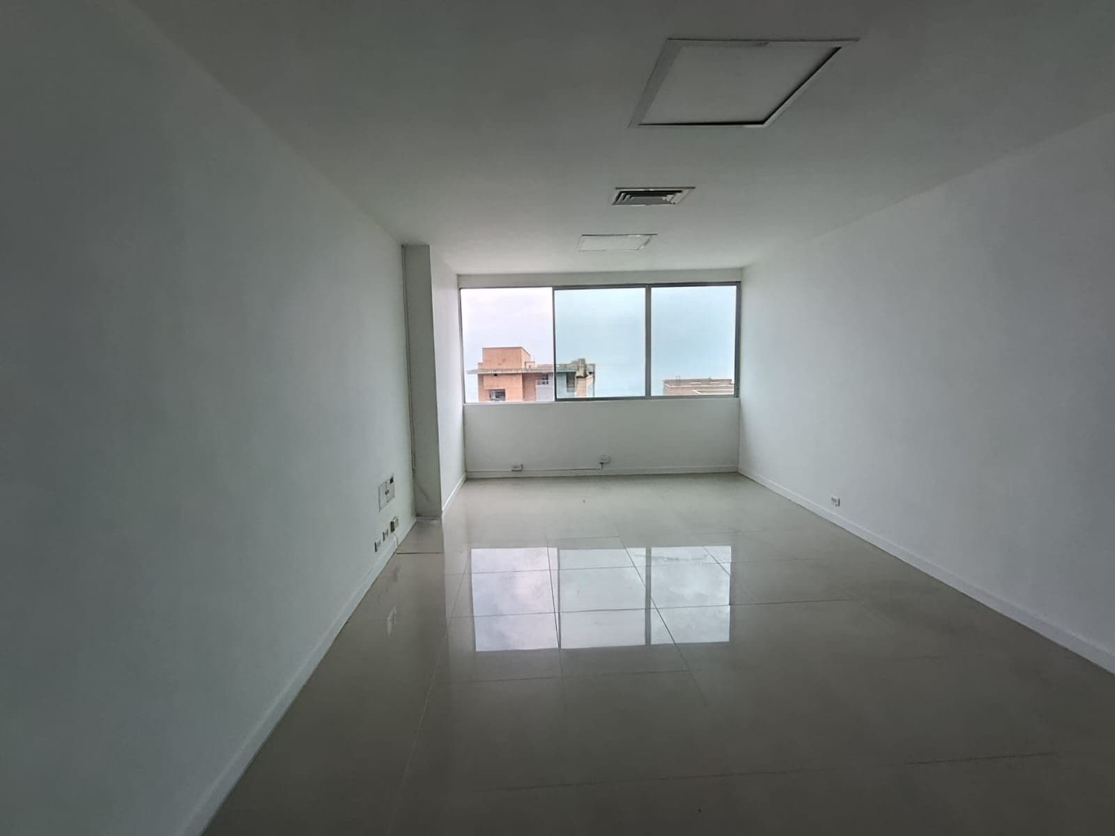 Oficina en arriendo en Los Naranjos, El Poblado, Medellín — foto 2 de 10
