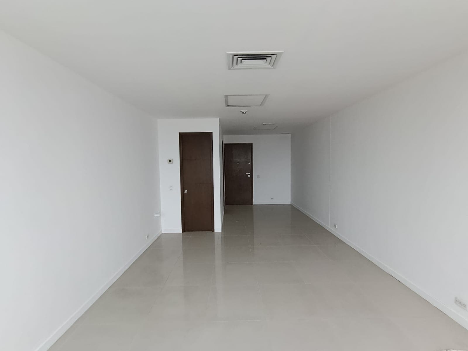 Oficina en arriendo en Los Naranjos, El Poblado, Medellín — foto 5 de 10