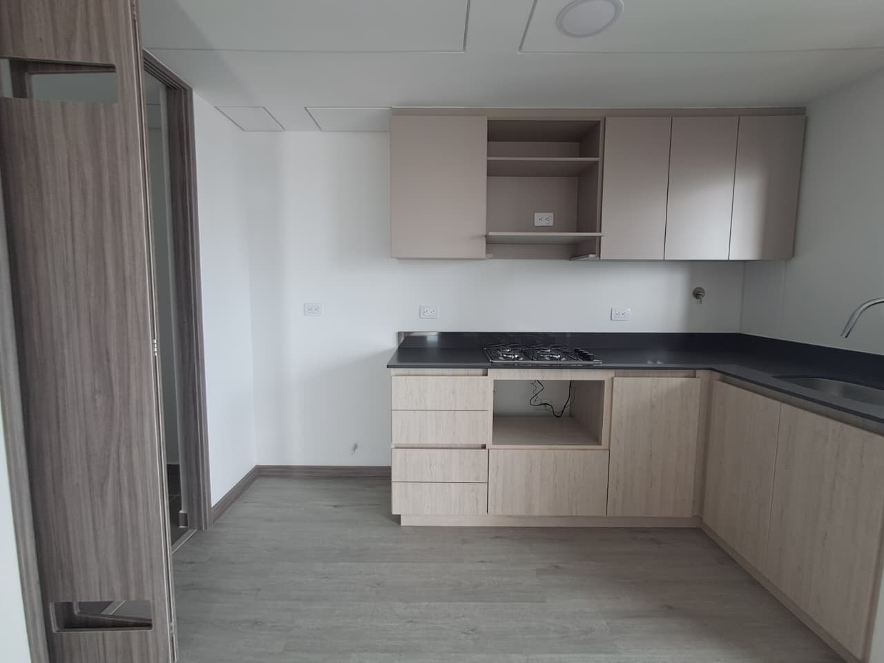 Apartamento en arriendo en Las Palmas, Centro, Medellín — foto 1 de 20