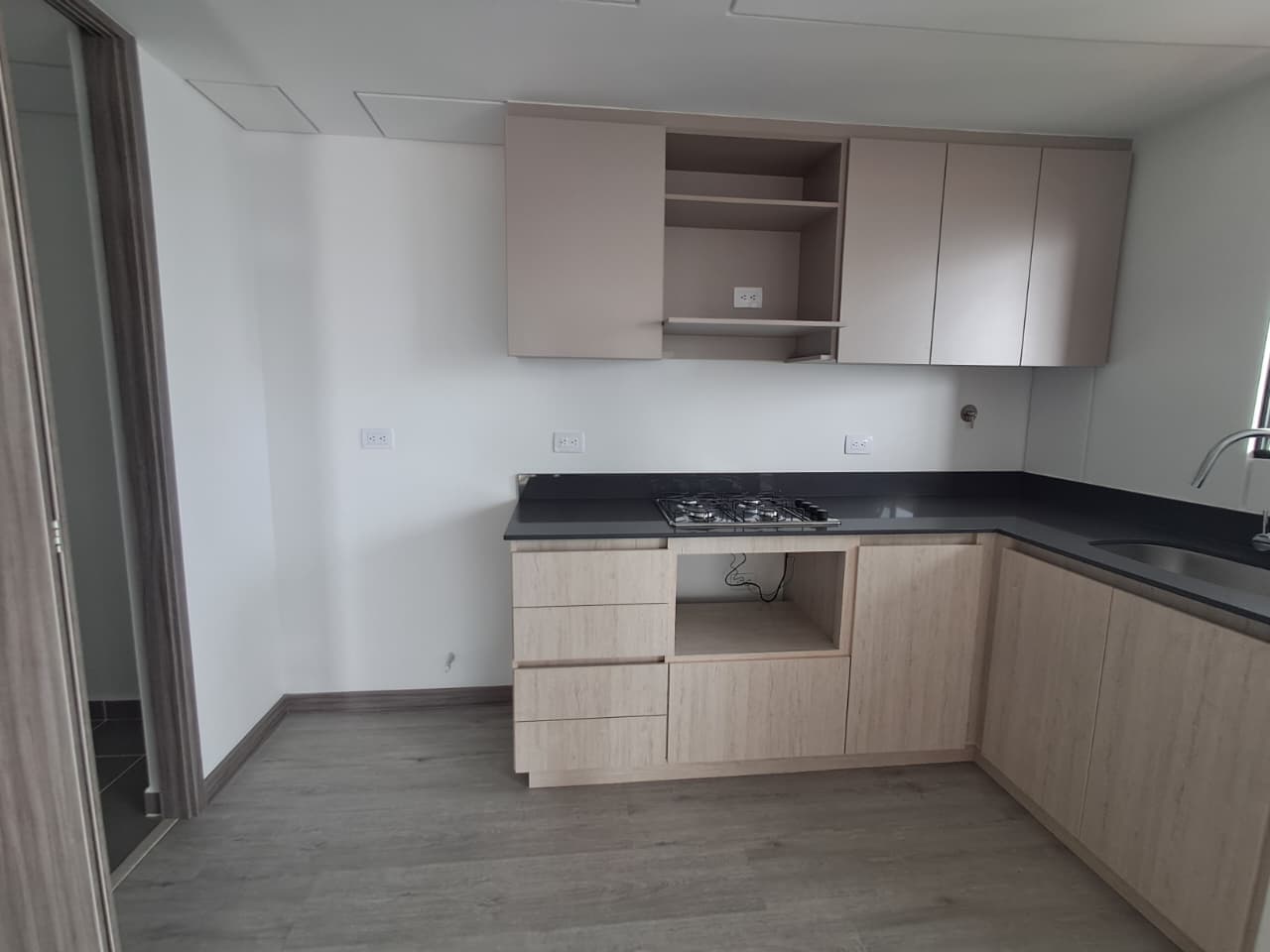 Apartamento en arriendo en Las Palmas, Centro, Medellín — foto 3 de 20