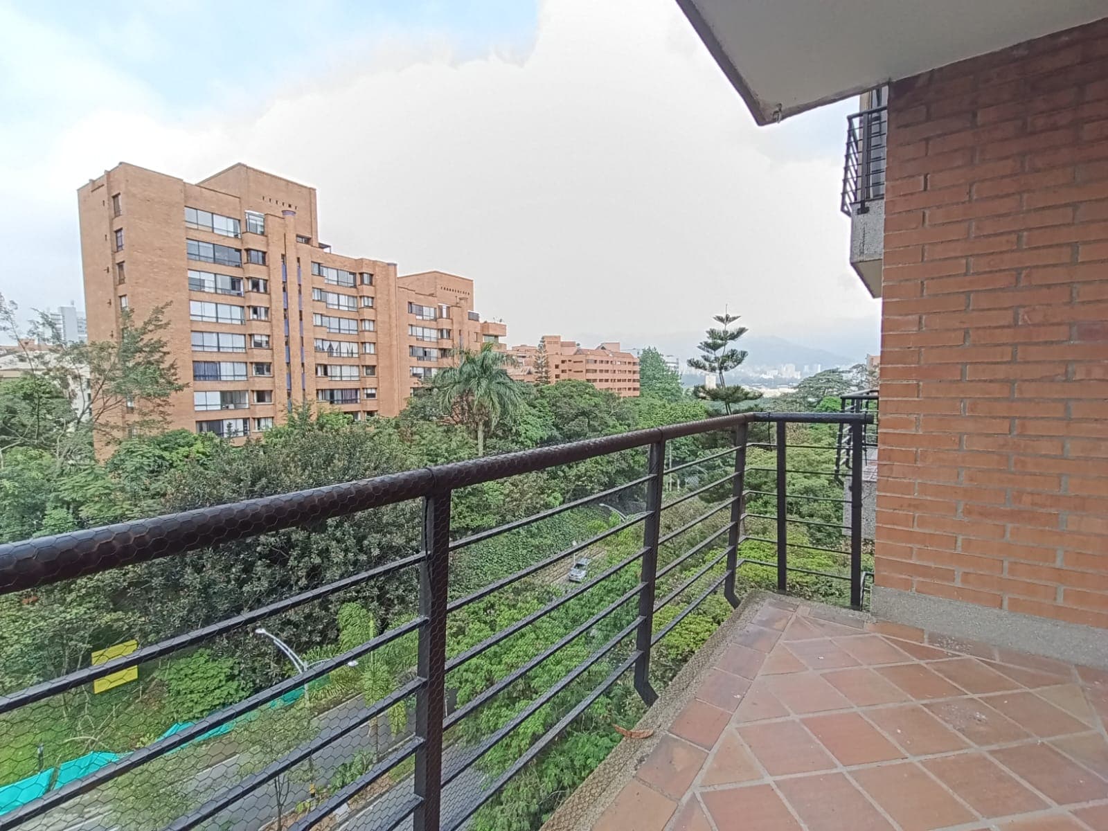 Apartamento en arriendo en Patio Bonito, El Poblado, Medellín — foto 1 de 12