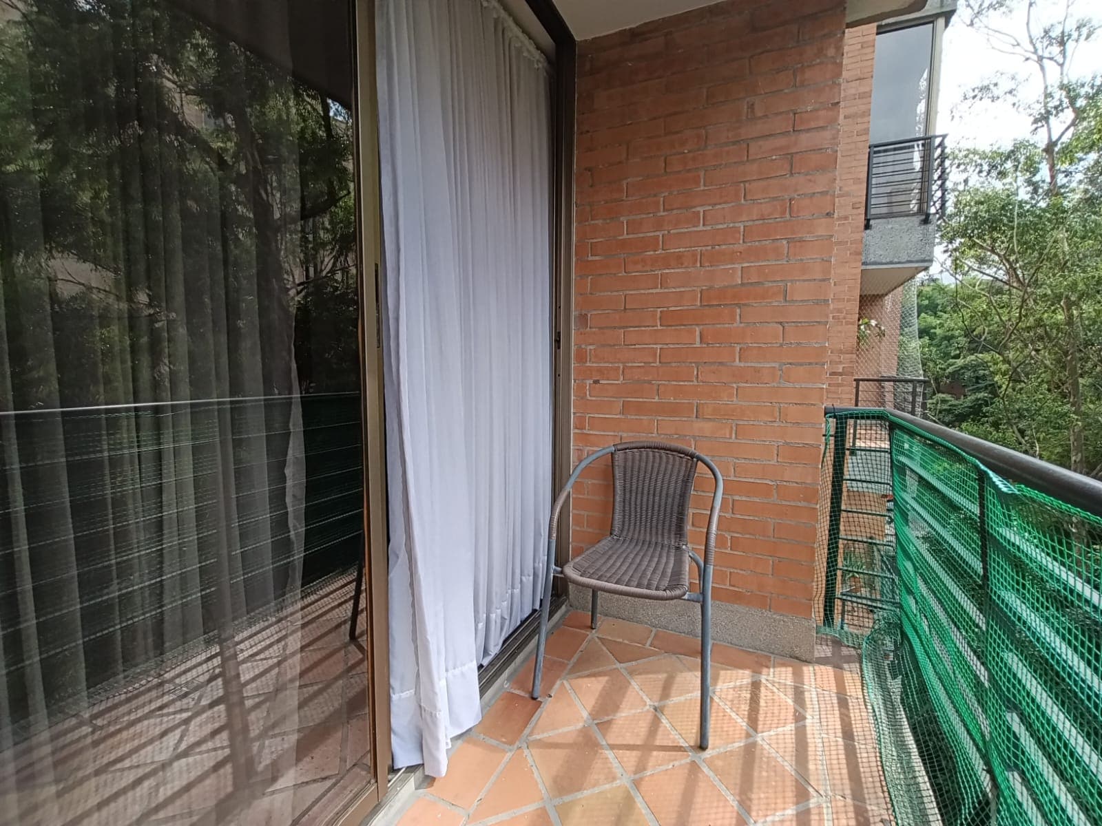 Apartamento en arriendo en Patio Bonito, El Poblado, Medellín — foto 2 de 12