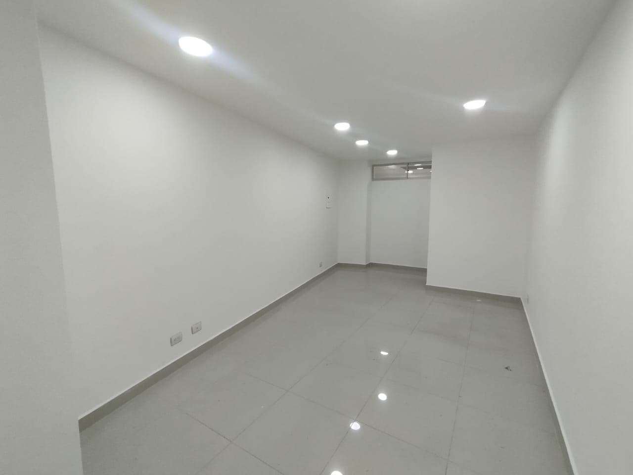 Oficina en arriendo en Niquia, Bello — foto 2 de 10