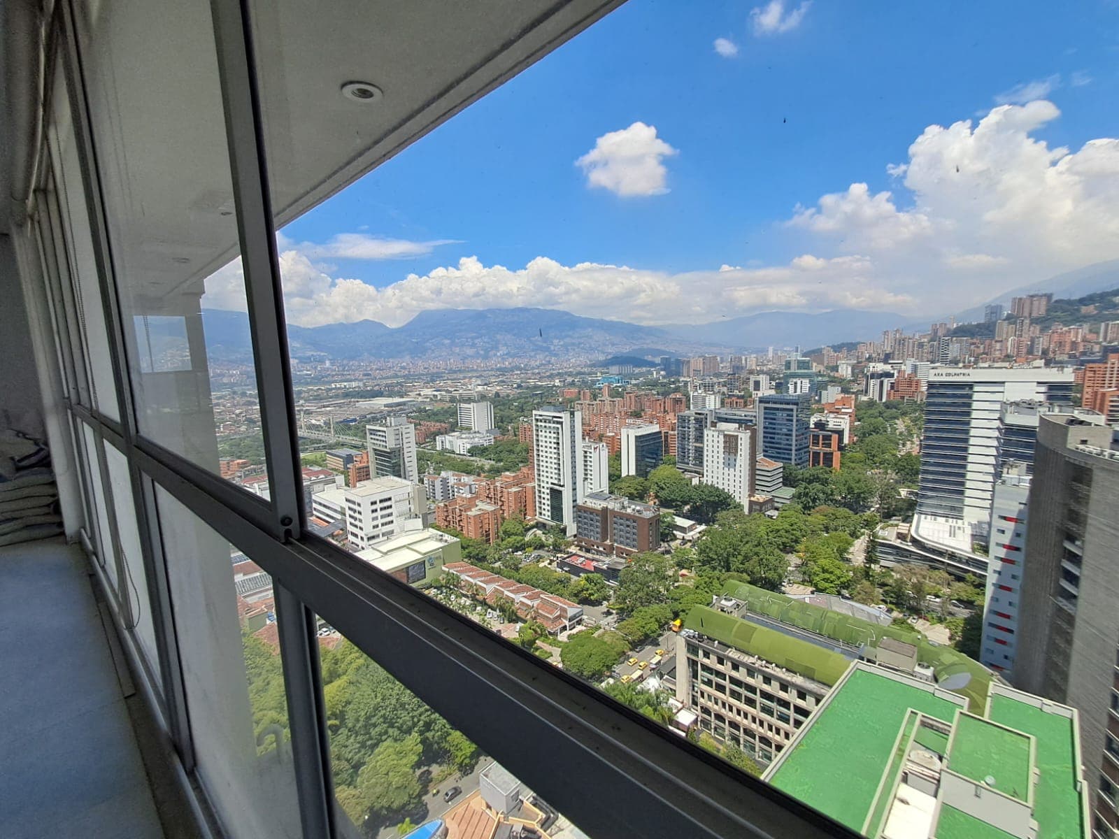 Oficina en arriendo en Los Balsos, El Poblado, Medellín — foto 5 de 7