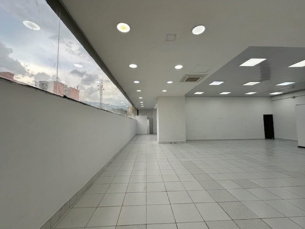 Local en arriendo en Buenos Aires, Centro, Medellín — foto 2 de 10