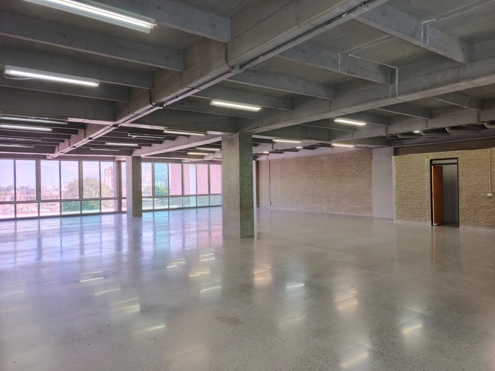 Local en arriendo en Santa Fé, Guayabal, Medellín — foto 4 de 6