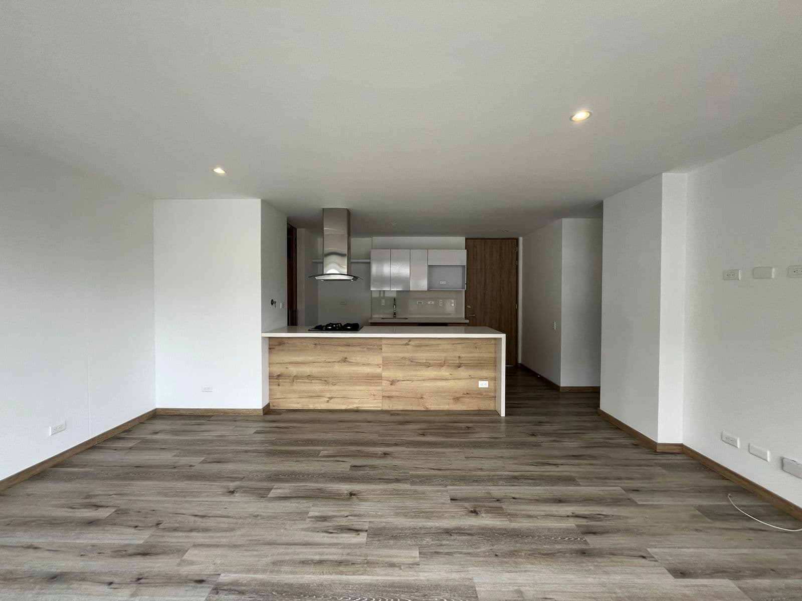 Apartamento en arriendo en Retiro — foto 1 de 15
