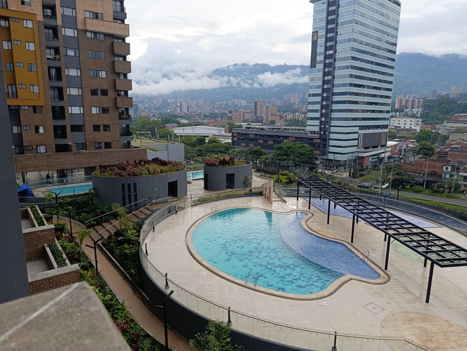 Apartamento en arriendo en Las Casitas, Envigado — foto 1 de 20