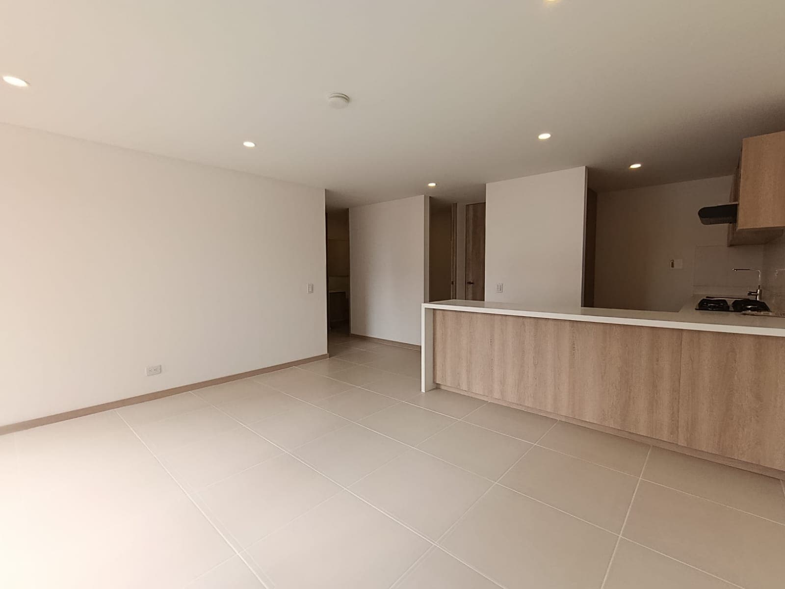 Apartamento en arriendo en Ciudad Del Rio, El Poblado, Medellín — foto 1 de 20