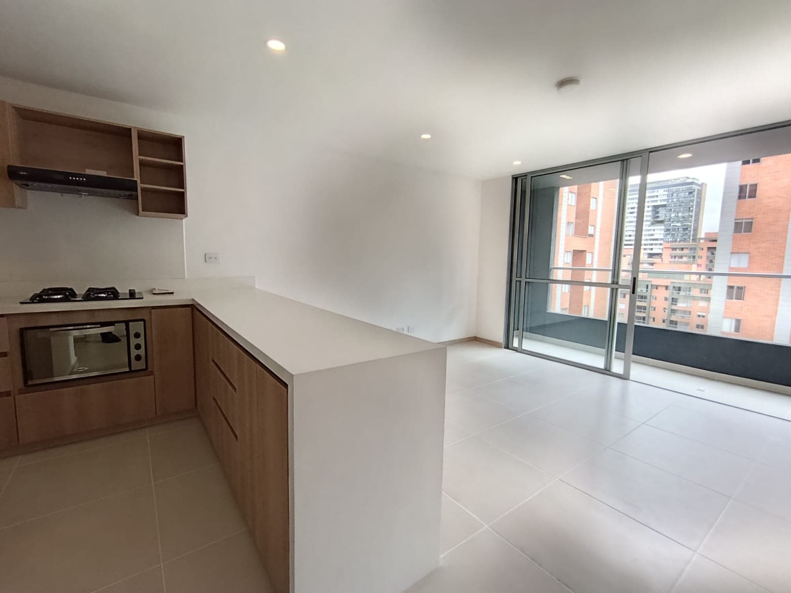 Apartamento en arriendo en Ciudad Del Rio, El Poblado, Medellín — foto 5 de 20