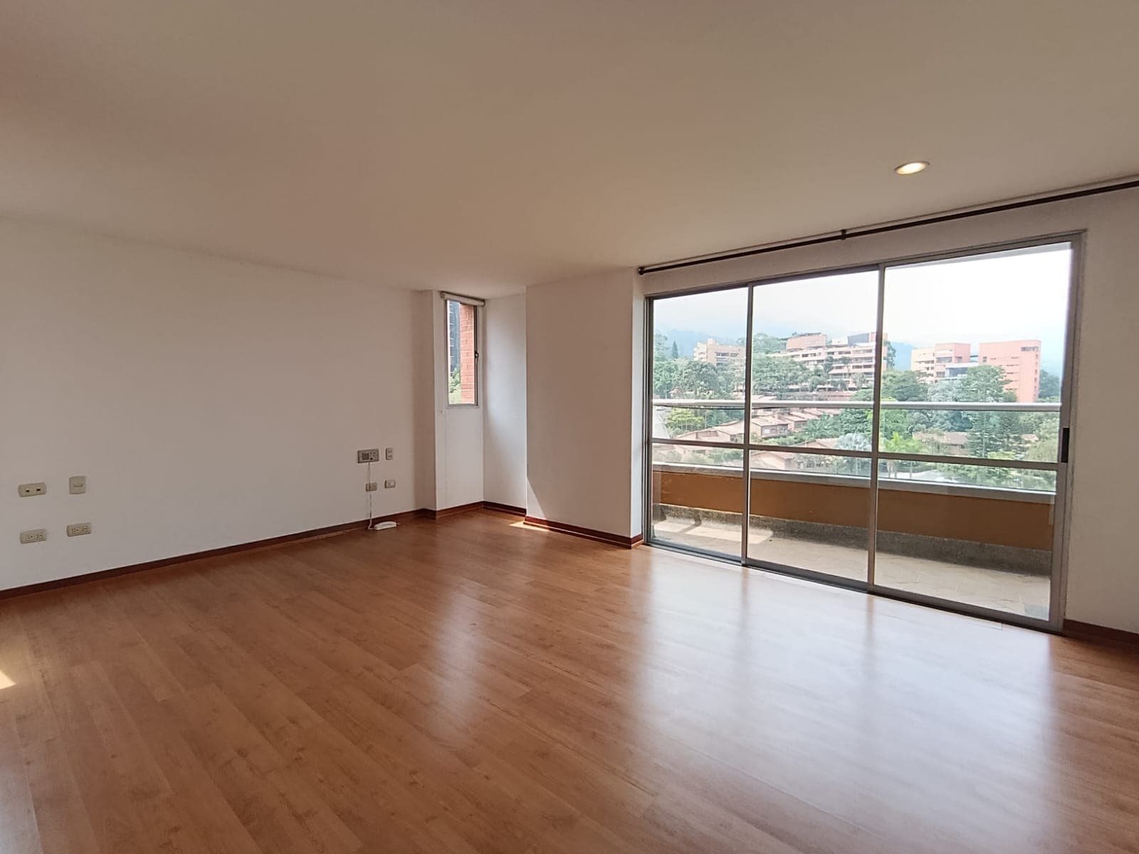 Apartamento en arriendo en San Lucas, El Poblado, Medellín — foto 1 de 20
