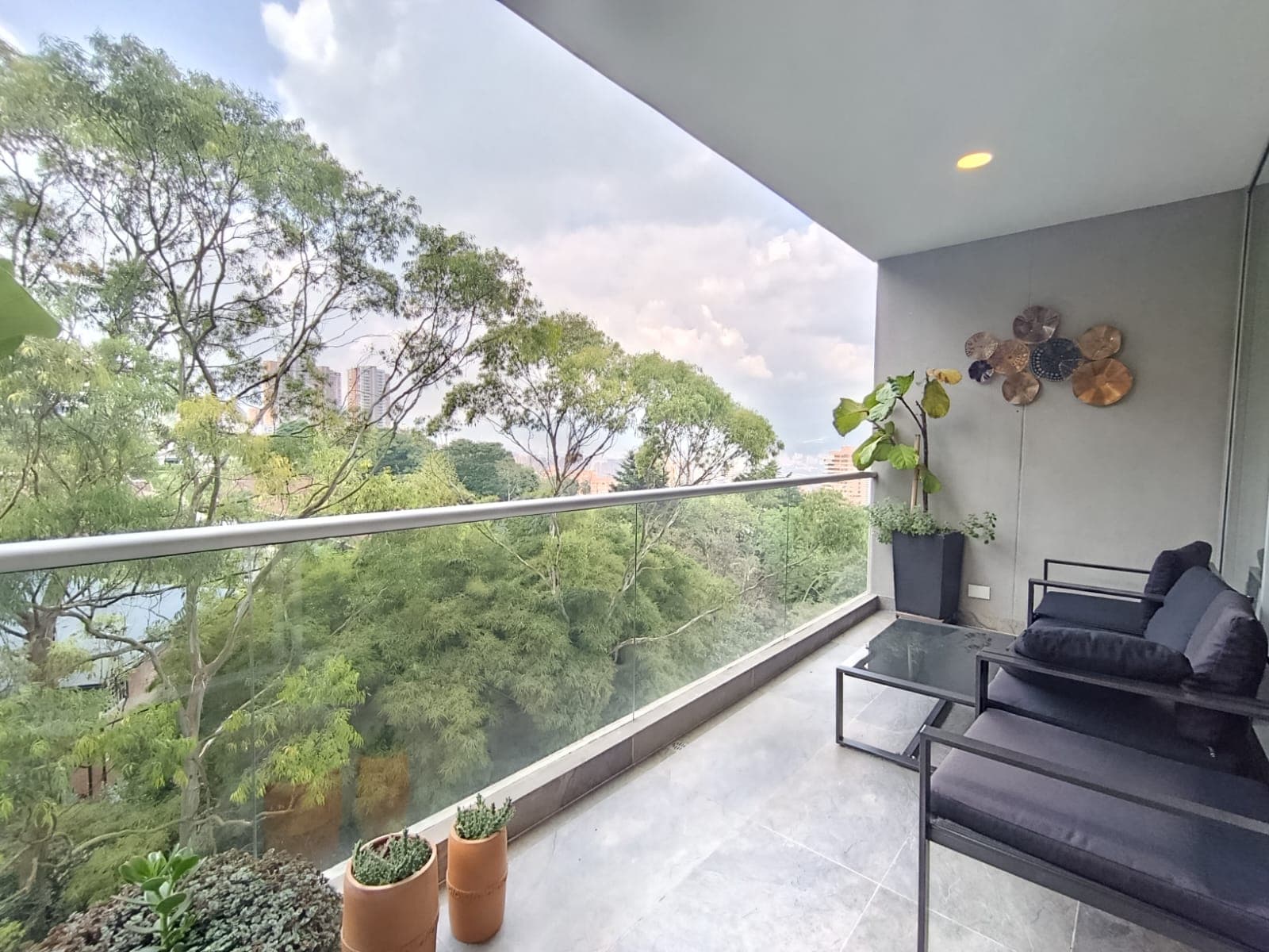 Apartamento en arriendo en El Tesoro, El Poblado, Medellín — foto 2 de 20