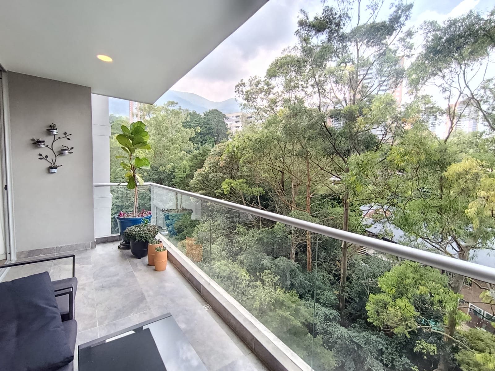 Apartamento en arriendo en El Tesoro, El Poblado, Medellín — foto 3 de 20