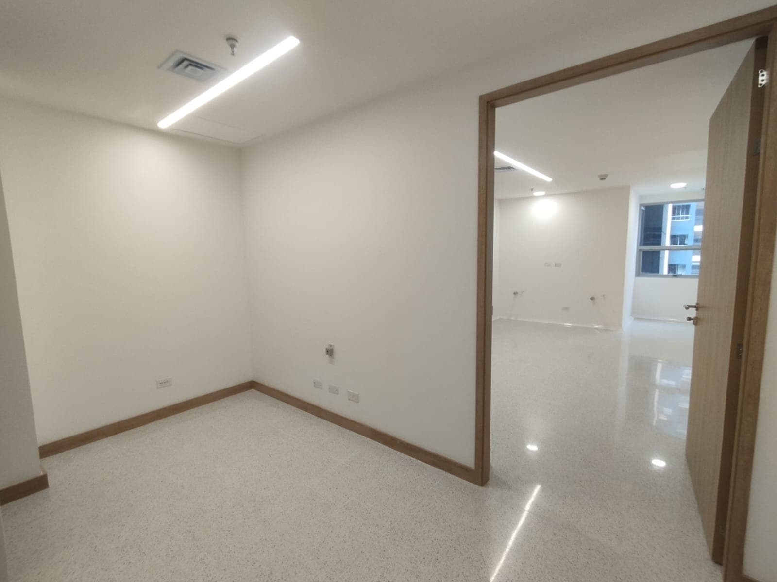 Consultorio en arriendo en Ciudad Del Rio, El Poblado, Medellín — foto 3 de 11
