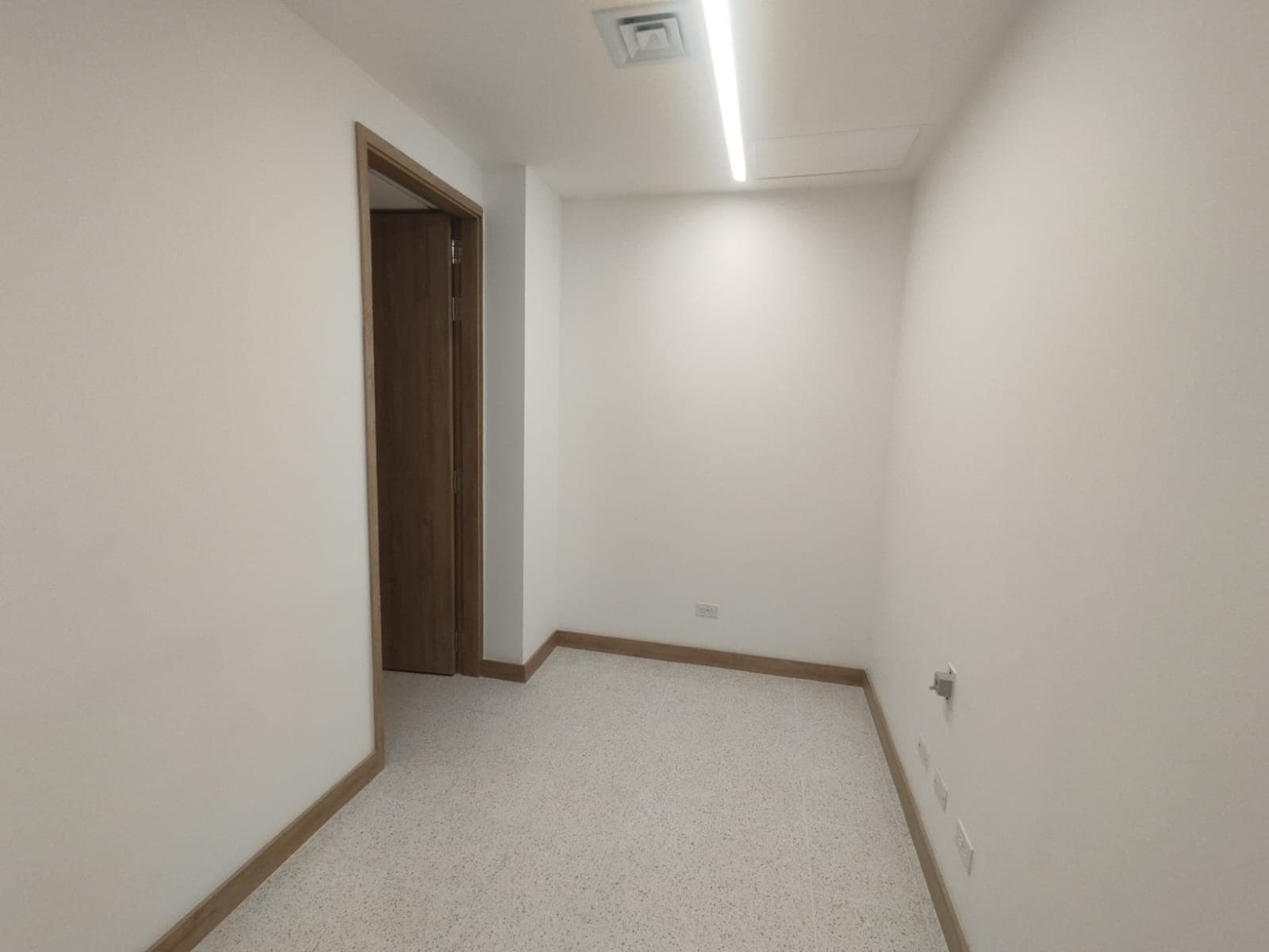 Consultorio en arriendo en Ciudad Del Rio, El Poblado, Medellín — foto 4 de 11