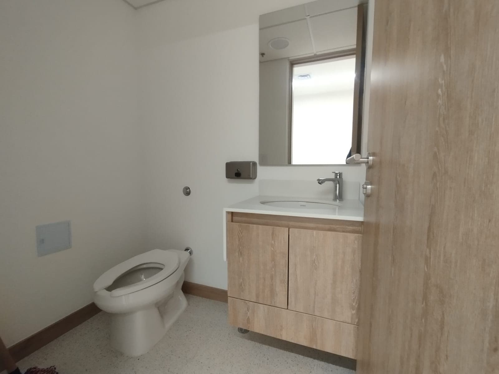 Consultorio en arriendo en Ciudad Del Rio, El Poblado, Medellín — foto 5 de 11
