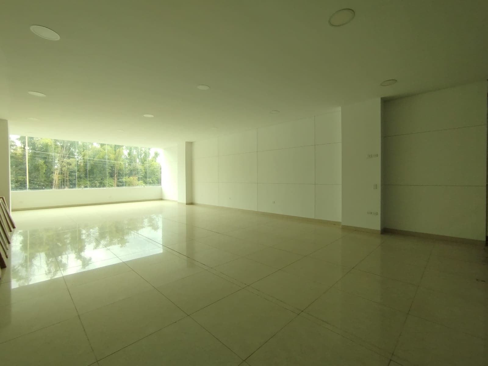 Local en arriendo en Marinilla — foto 2 de 10