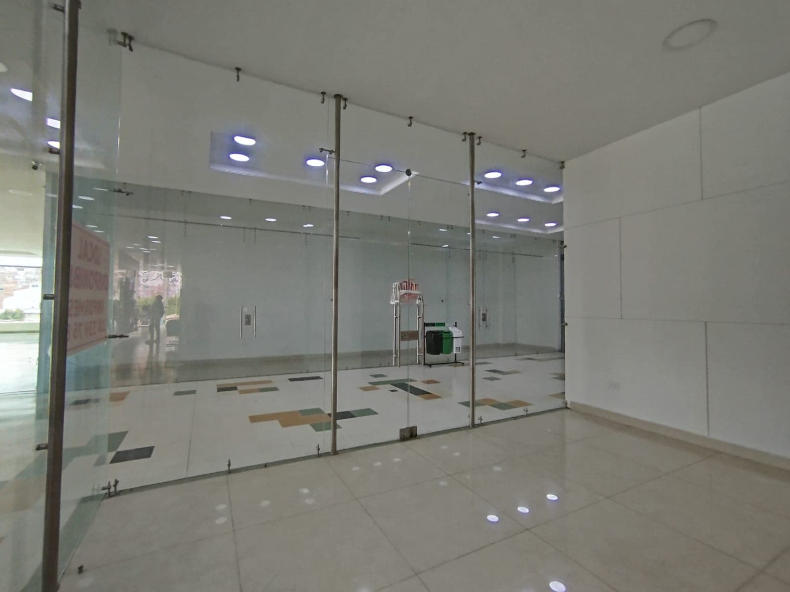 Local en arriendo en Marinilla — foto 2 de 10