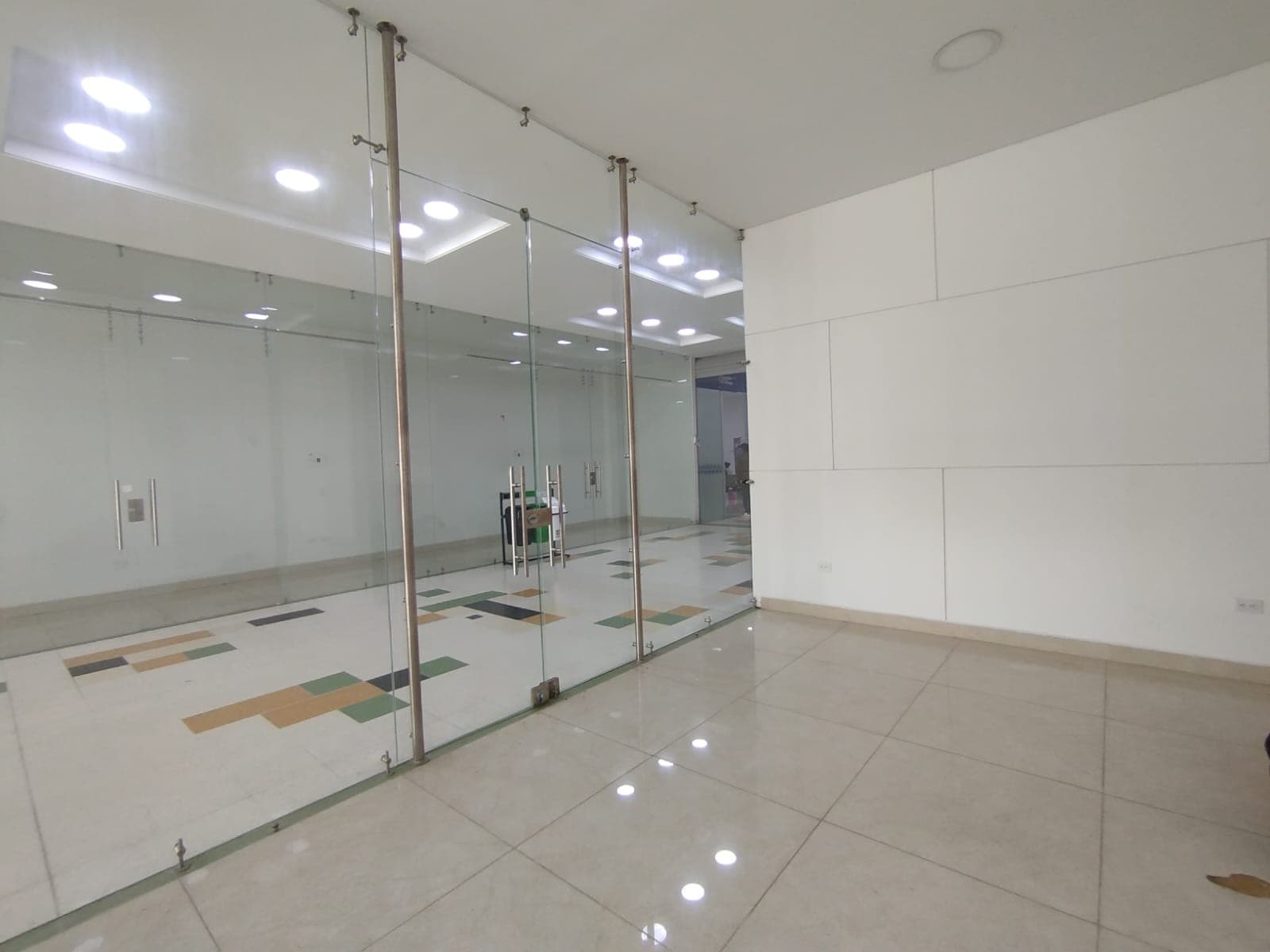 Local en arriendo en Marinilla — foto 3 de 10