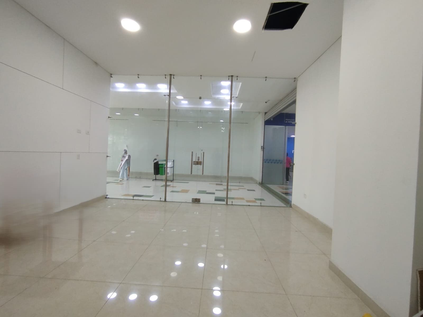 Local en arriendo en Marinilla — foto 2 de 10