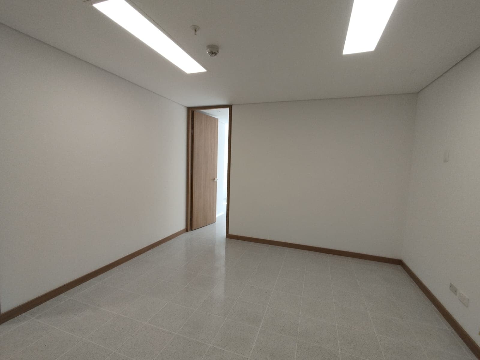 Consultorio en arriendo en Laureles, Medellín — foto 3 de 19
