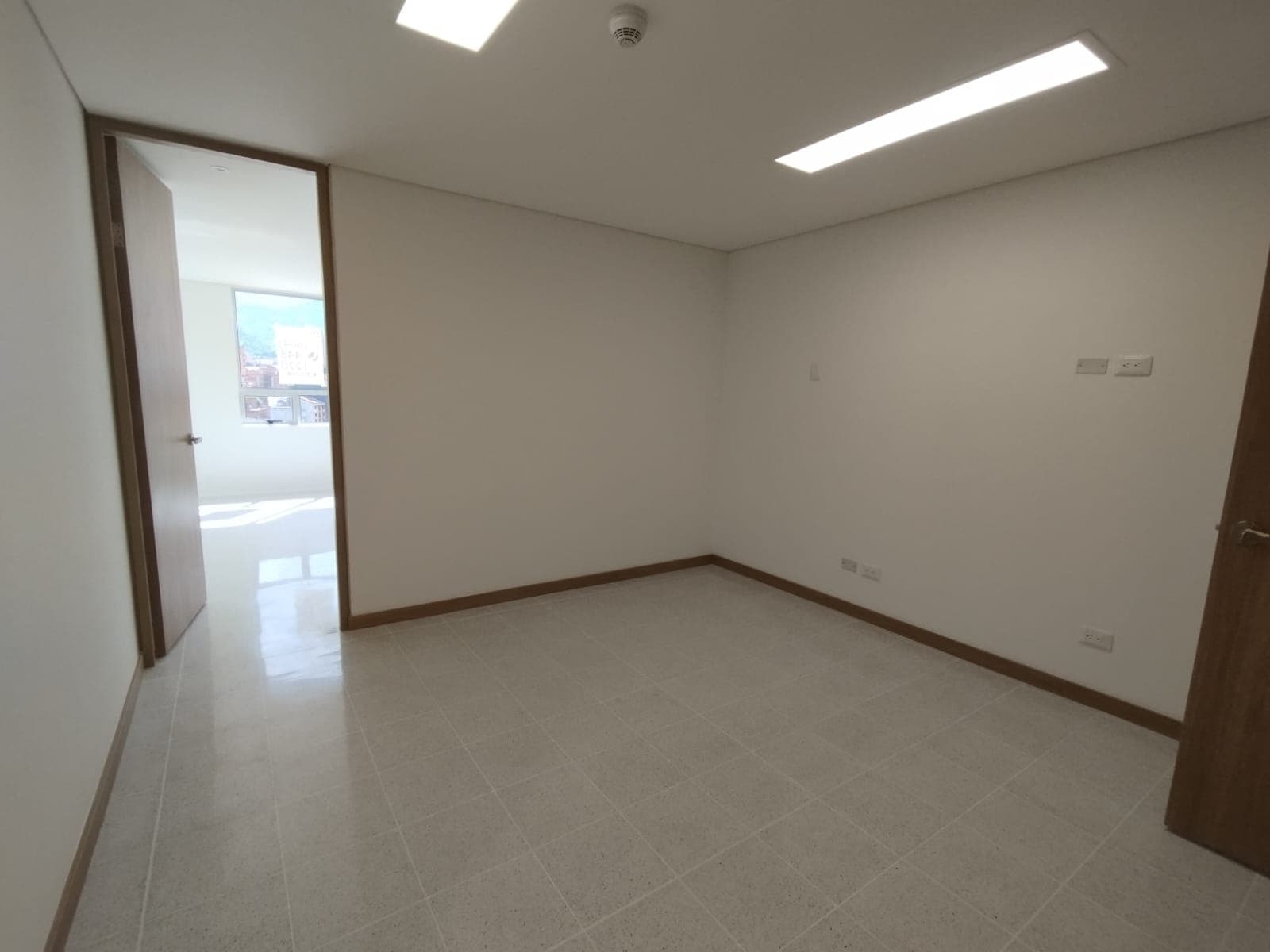 Consultorio en arriendo en Laureles, Medellín — foto 4 de 19