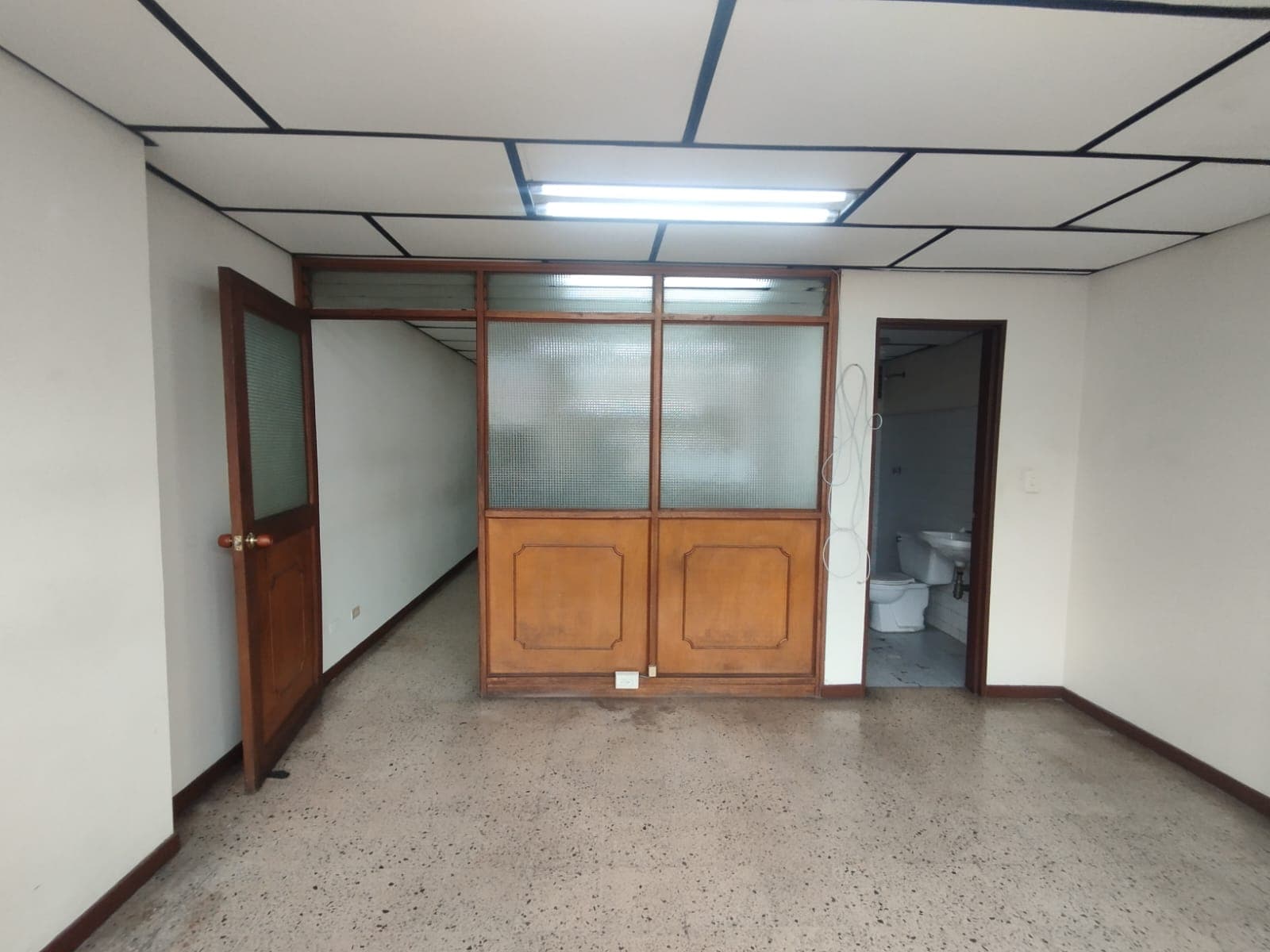 Oficina en arriendo en La Candelaria, Centro, Medellín — foto 1 de 12
