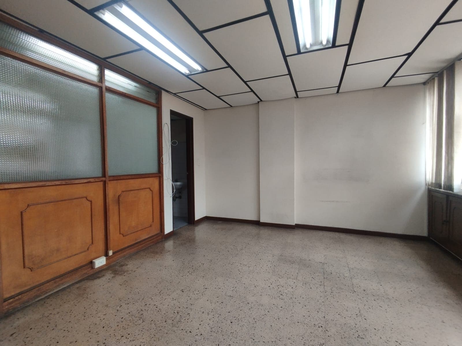 Oficina en arriendo en La Candelaria, Centro, Medellín — foto 3 de 12