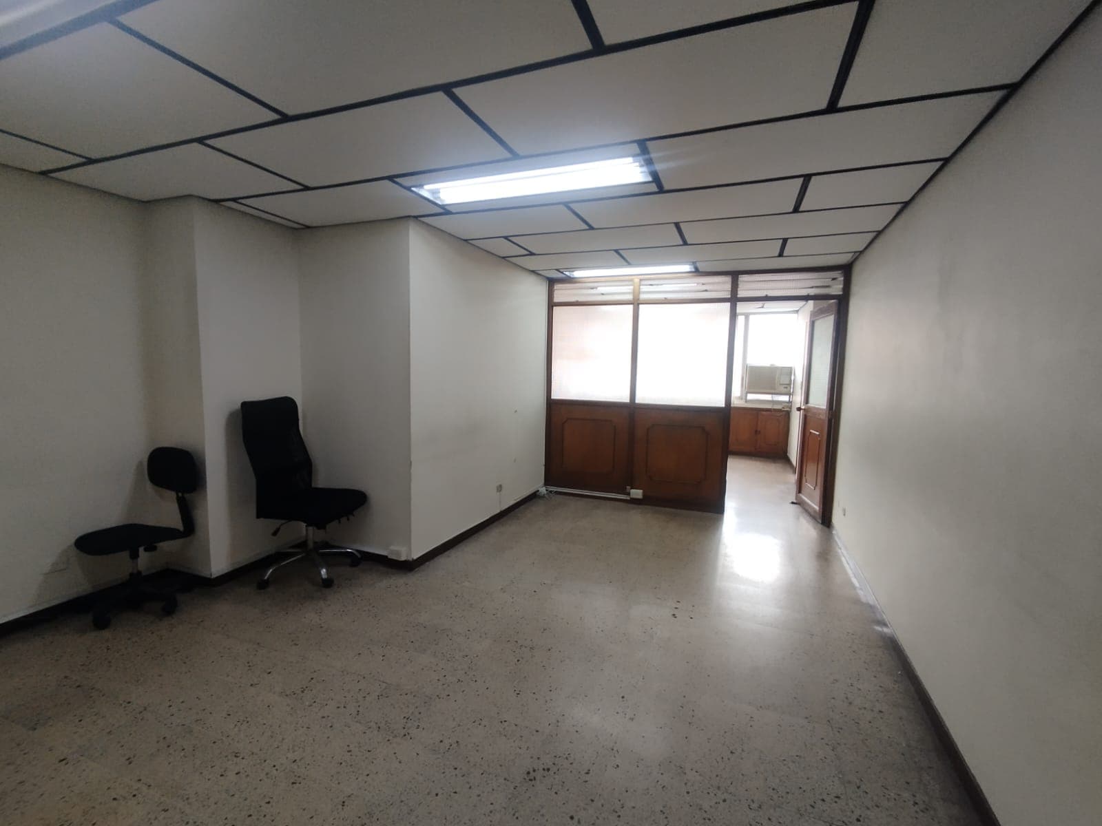 Oficina en arriendo en La Candelaria, Centro, Medellín — foto 5 de 12